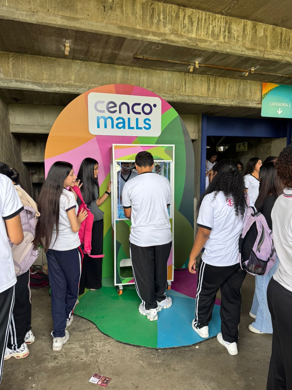 Visitantes en la activación Cencomall · BUNKER