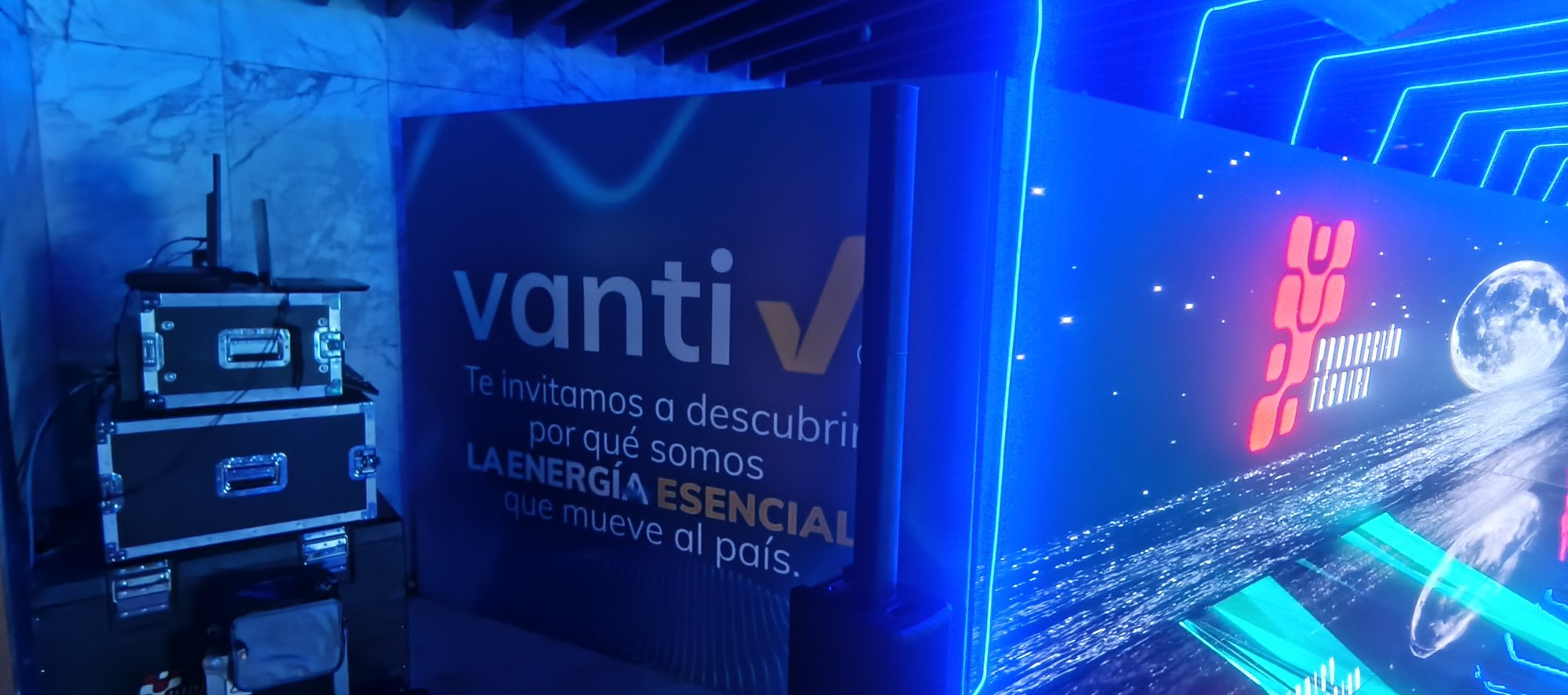 Detalle del túnel Vanti · luz, movimiento y tecnología · BUNKER